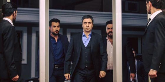 مشهد دودة العلق تطهّر جرح ممثل في وادي الذئاب تثير الجمهور صورة رقم 6
