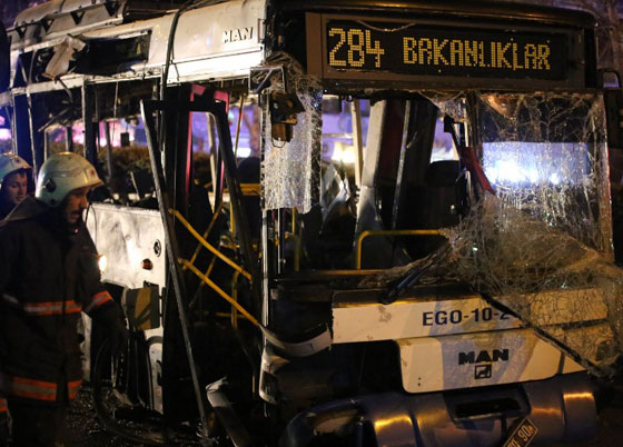 34 قتيلا في تفجير سيارة مفخخة بانقرة ونجاة السفير الاسترالي صورة رقم 12