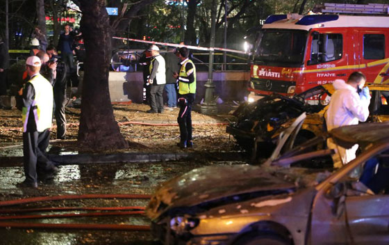 34 قتيلا في تفجير سيارة مفخخة بانقرة ونجاة السفير الاسترالي صورة رقم 13