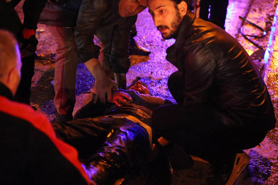 34 قتيلا في تفجير سيارة مفخخة بانقرة ونجاة السفير الاسترالي صورة رقم 28