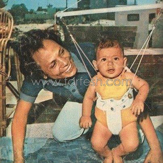 فيديو عادل امام يكشف اسرارعائلته في (نعم انا مشهور): هربت من زفاف ابنتي لخوفي من النار! صورة رقم 10