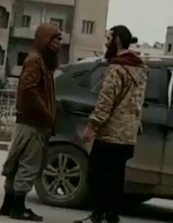 الرقة.. الجحيم والموت وظلامية داعش توثقها امرأتان بكاميرا سرية صورة رقم 1