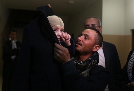 الدوابشة الفلسطيني يحقق حلمه ويلتقي رونالدو ونجوم ريال مدريد صورة رقم 2