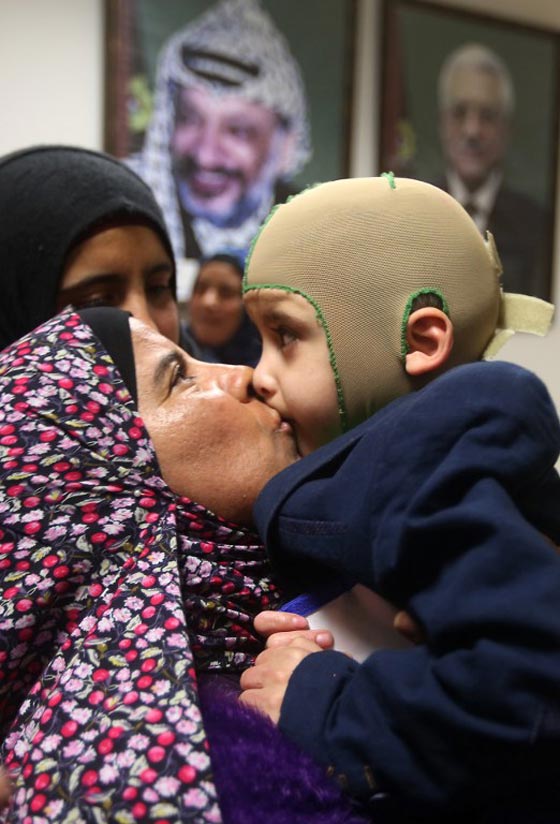 الدوابشة الفلسطيني يحقق حلمه ويلتقي رونالدو ونجوم ريال مدريد صورة رقم 4