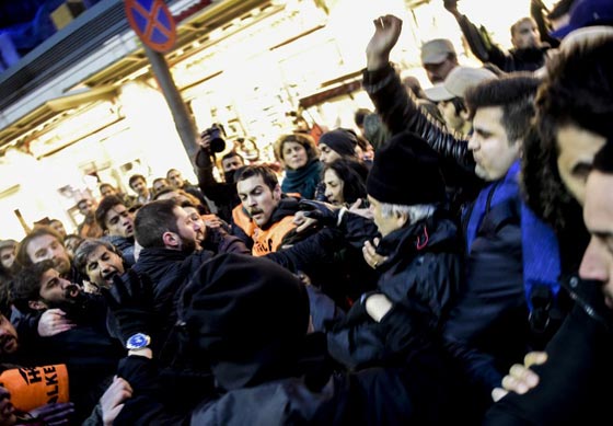 شرطة اسطنبول تشن حملة اعتقالات واسعة على الارهاب واهله!! صورة رقم 15 شرطة اسطنبول تشن حملة اعتقالات واسعة على الارهاب واهله!! صورة رقم 15