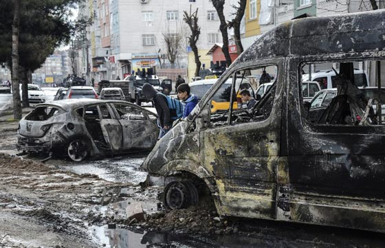 شرطة اسطنبول تشن حملة اعتقالات واسعة على الارهاب واهله!! صورة رقم 19 شرطة اسطنبول تشن حملة اعتقالات واسعة على الارهاب واهله!! صورة رقم 19