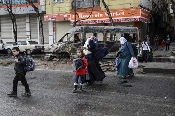 شرطة اسطنبول تشن حملة اعتقالات واسعة على الارهاب واهله!! صورة رقم 21 شرطة اسطنبول تشن حملة اعتقالات واسعة على الارهاب واهله!! صورة رقم 21