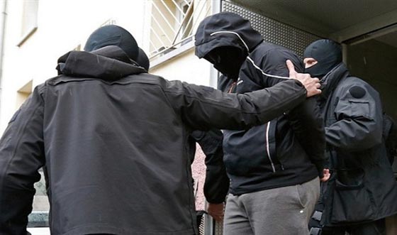 شرطة اسطنبول تشن حملة اعتقالات واسعة على الارهاب واهله!! صورة رقم 3 شرطة اسطنبول تشن حملة اعتقالات واسعة على الارهاب واهله!! صورة رقم 3