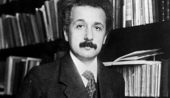 137 عاما على ولادة ابو النسبية.. شاهد بالصور ابرز محطات اينشتاين صورة رقم 3