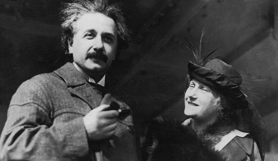 137 عاما على ولادة ابو النسبية.. شاهد بالصور ابرز محطات اينشتاين صورة رقم 8