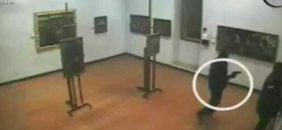 فيديو يظهر عملية سطو على متحف وسرقة لوحات بملايين الدولارات صورة رقم 2