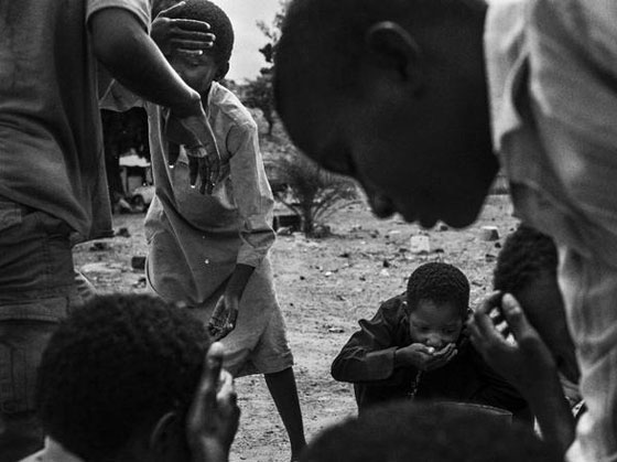 افريقيا : لقطات تقشعر لها الابدان من مدارس لتحفيظ القرآن الكريم صورة رقم 11