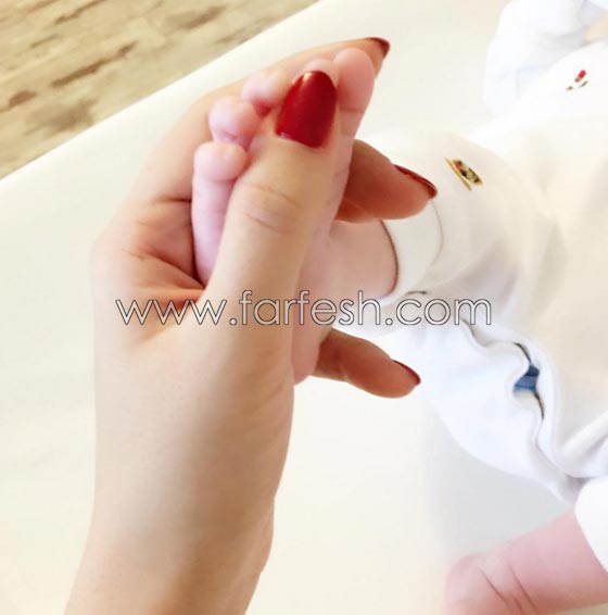 بمناسبة عيد الام: اجمل صور الفنانات العربيات مع أبنائهن وبناتهن صورة رقم 1