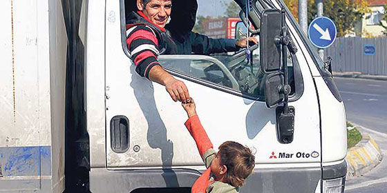 امرأة لبنانية تبيع 4 اطفال سوريين بـ 600 دولار لصحفي امريكي صورة رقم 8