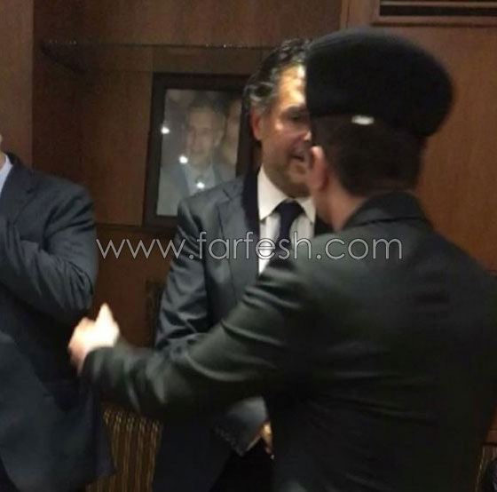  فيديو وصور جو رعد بقبعة نسائية غريبة في عزاء والد راغب علامة! صورة رقم 2