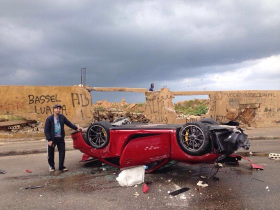 هكذا تحطمت سيارة البورش في لبنان بسبب السرعة الجنونية! شاهد صورة رقم 1 هكذا تحطمت سيارة البورش في لبنان بسبب السرعة الجنونية! شاهد صورة رقم 1
