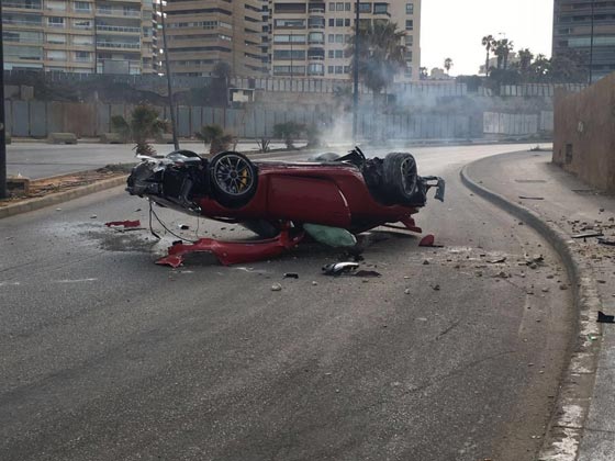 هكذا تحطمت سيارة البورش في لبنان بسبب السرعة الجنونية! شاهد صورة رقم 3 هكذا تحطمت سيارة البورش في لبنان بسبب السرعة الجنونية! شاهد صورة رقم 3