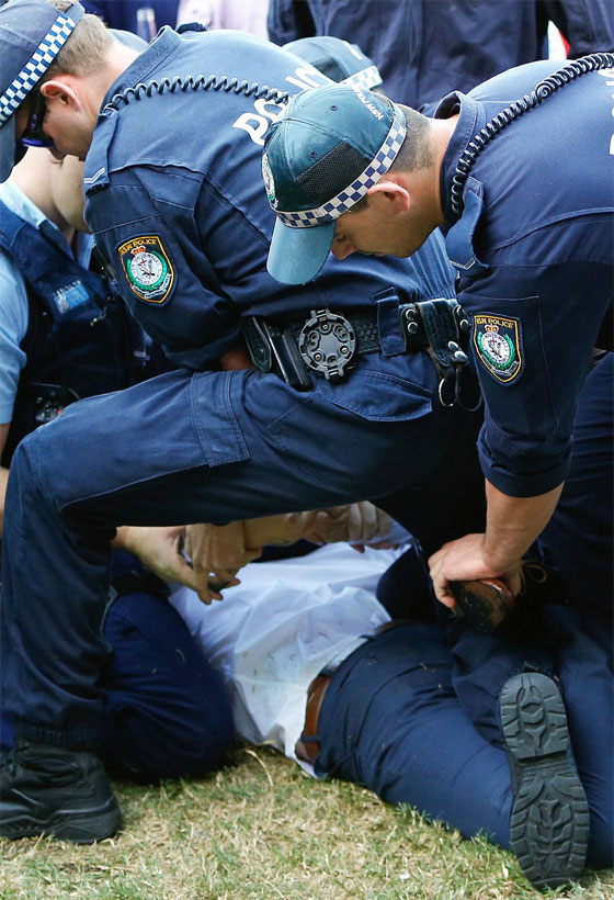 اغنى سباق خيول في العالم ساحة معركة ومشاجرات وخمور.. صور صورة رقم 1 اغنى سباق خيول في العالم ساحة معركة ومشاجرات وخمور.. صور صورة رقم 1