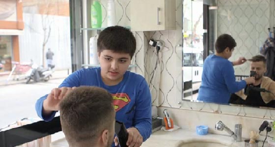 هكذا تحولت موهوبة موسيقية سورية الى عاملة نسيج في تركيا!! صورة رقم 5