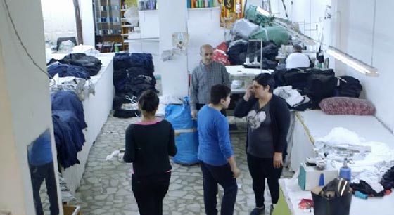 هكذا تحولت موهوبة موسيقية سورية الى عاملة نسيج في تركيا!! صورة رقم 6