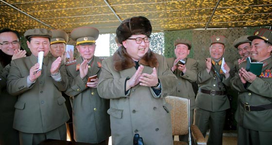 الزعيم الكوري يتحدث عن صواريخ بالستية تدب الذعر في قلوب اعدائه!! صورة رقم 2 الزعيم الكوري يتحدث عن صواريخ بالستية تدب الذعر في قلوب اعدائه!! صورة رقم 2