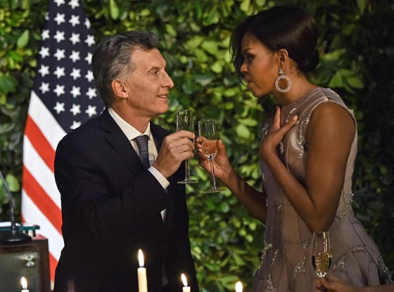 انغام التانغو الارجنتينية ترقص اوباما وزوجته ميشيل صورة رقم 11