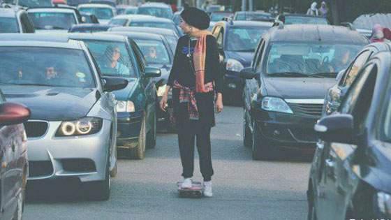  صور: فتاة مصرية تتحدى المجتمع وتنزل الشارع بلوح التزلج! صورة رقم 2