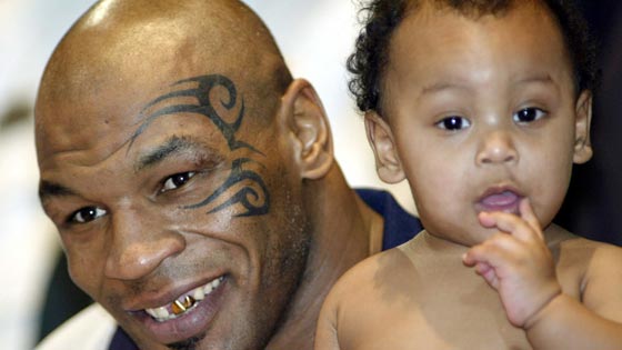 المغاربة يشيدون باسطورة الملاكمة تايسون لاطلاقه اسم بلدهم على ابنه صورة رقم 3