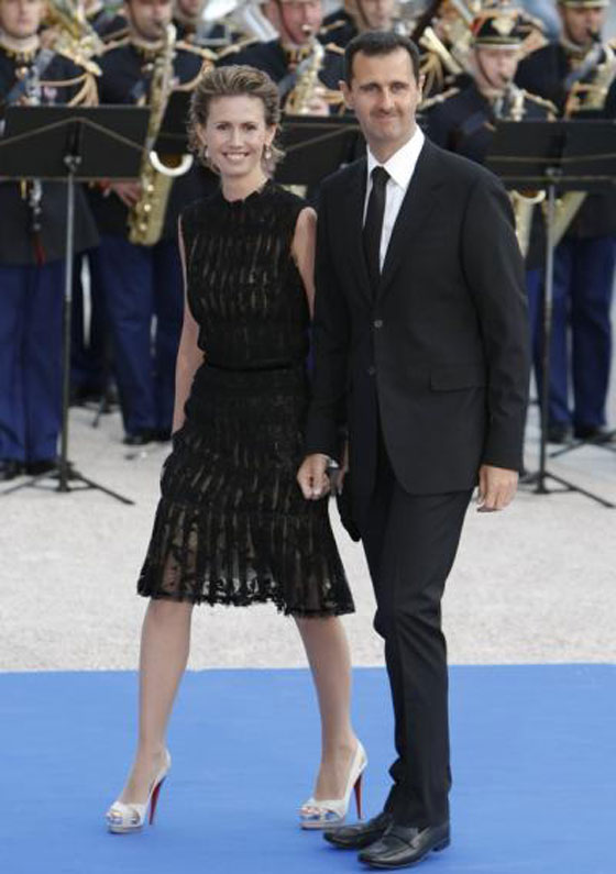  حذاء اسماء الاسد يغضب السوريين بسبب ماركته الغالية جدا صورة رقم 3