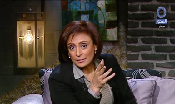 فيديو صادم: اعتداء صاحب مطعم بيتزا على اعلامية مصرية فضحت استخدامه (جبن فاسد)! صورة رقم 6