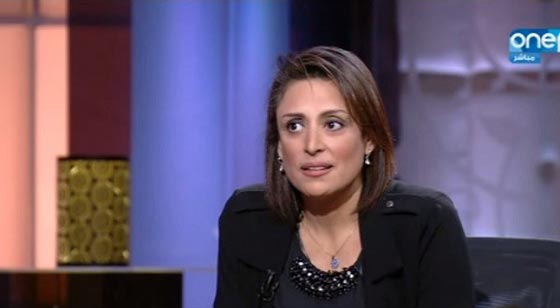 فيديو صادم: اعتداء صاحب مطعم بيتزا على اعلامية مصرية فضحت استخدامه (جبن فاسد)! صورة رقم 11