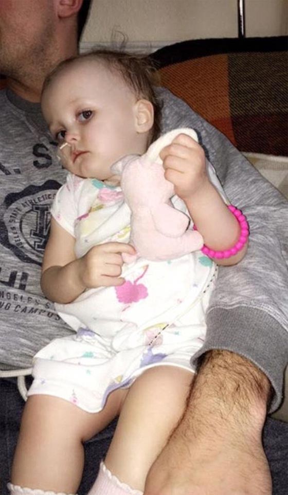  مؤثر جدا.. اب يتزوج طفلته ليحقق لها حلما قبل موتها بالسرطان صورة رقم 5