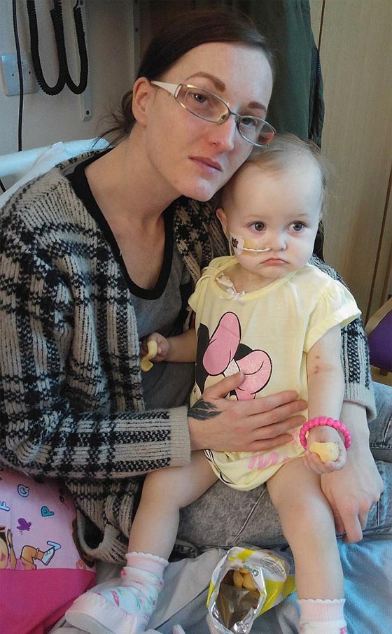  مؤثر جدا.. اب يتزوج طفلته ليحقق لها حلما قبل موتها بالسرطان صورة رقم 6