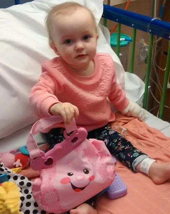  مؤثر جدا.. اب يتزوج طفلته ليحقق لها حلما قبل موتها بالسرطان صورة رقم 7