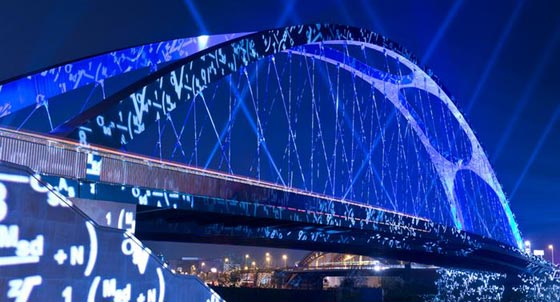 صور رائعة: سحر الانارة الملونة يضئ مدن العالم، وترقبوا مهرجان الاضواء في القدس القديمة   صورة رقم 1