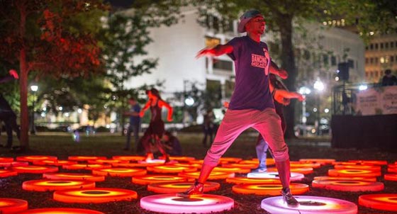 صور رائعة: سحر الانارة الملونة يضئ مدن العالم، وترقبوا مهرجان الاضواء في القدس القديمة   صورة رقم 7