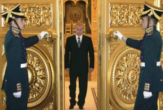 هل يكوي بوتين ملابسه بنفسه؟ سؤال استفز الكرملين المسؤولين فيه! صورة رقم 8