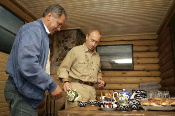 هل يكوي بوتين ملابسه بنفسه؟ سؤال استفز الكرملين المسؤولين فيه! صورة رقم 3