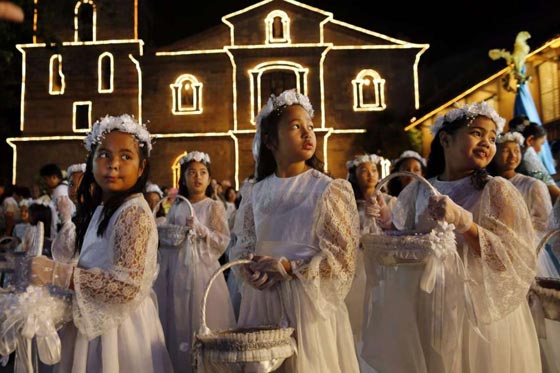  صور حول العالم: كيف يحتفل المسيحيون بعيد الفصح؟  صورة رقم 12