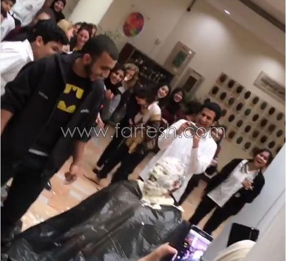  فيديو فاهد الهاجري ابن احلام يضرب مدير مدرسته بالكيك يثير استياء ونقدا ليس في محله! صورة رقم 4