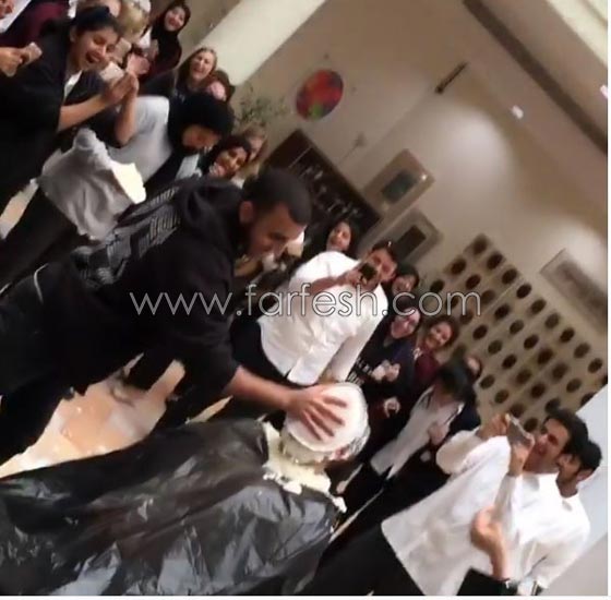  فيديو فاهد الهاجري ابن احلام يضرب مدير مدرسته بالكيك يثير استياء ونقدا ليس في محله! صورة رقم 3