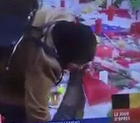 بروكسل بين التلقائية والصدمة.. فلسطينية تقدم علم بلادها على علم اسرائيل صورة رقم 3