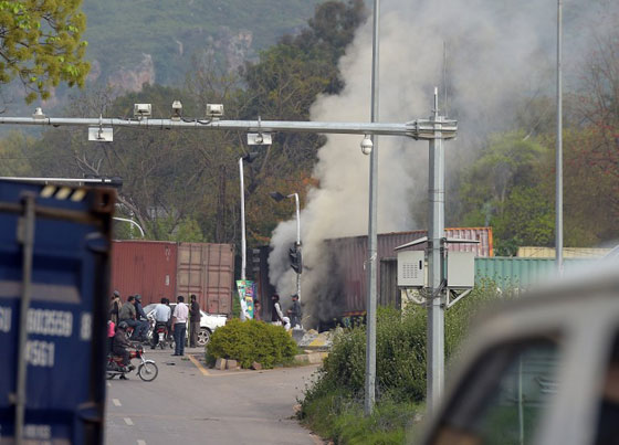  فصح تعيس بباكستان.. 70 قتيلا بينهم اطفال في تفجير خلال احتفال بالفصح صورة رقم 3