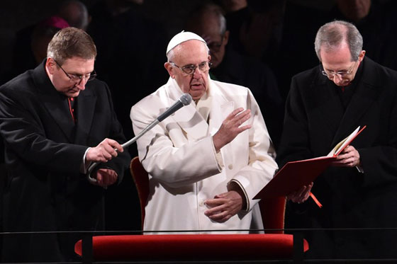 في رسالة القيامة.. بابا الفاتيكان يواجه الارهاب بالمحبة والامل صورة رقم 8