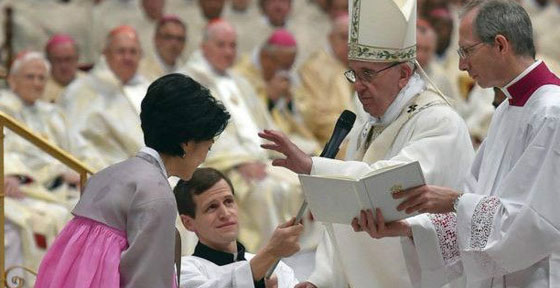 في رسالة القيامة.. بابا الفاتيكان يواجه الارهاب بالمحبة والامل صورة رقم 19