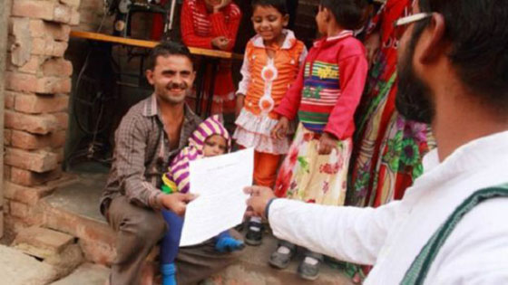 صاحب المقهى الصغير يحصّل الحقوق للضعفاء من الحكومة الهندية صورة رقم 7