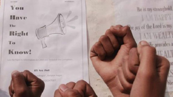 صاحب المقهى الصغير يحصّل الحقوق للضعفاء من الحكومة الهندية صورة رقم 9