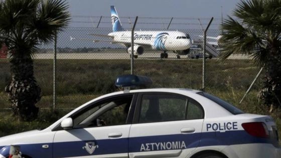 خاطف الطائرة هو مدرس تاريخ مصري اراد لقاء طليقته في قبرص صورة رقم 6