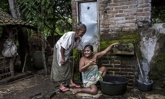 جولة فظيعة في اقبية ذوي الاحتياجات الاندونيسيين المريعة صورة رقم 11