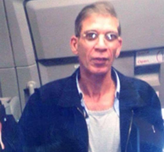 العالم شاهدها مموهةً.. زوجة خاطف الطائرة المصرية في اول صورة لها صورة رقم 8